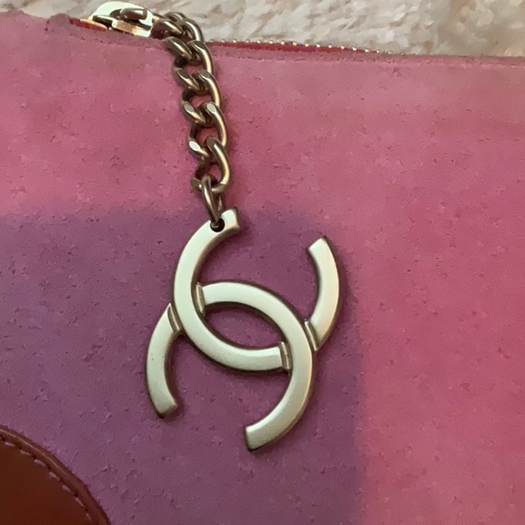 ❌SOLD❌Chanel Suede Camilla Flower Wristlet Clutch! - Picture 4 of 14